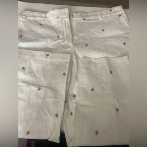 Briggs New York NWT White Capri Pants with Pink and Green Dragonfly Embroidery